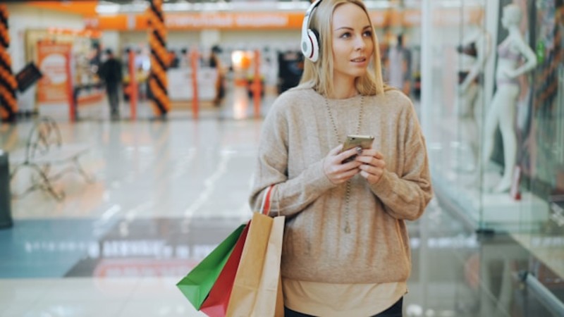 AI Customer Service Dominates Holiday Shopping, but Human Support Still Wins Trust