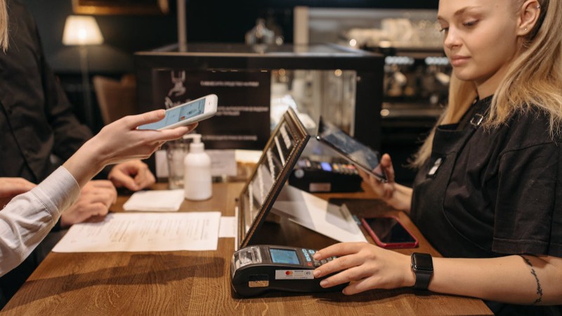Your IT Hardware Selection Guide: Avoiding Costly Retail Pitfalls